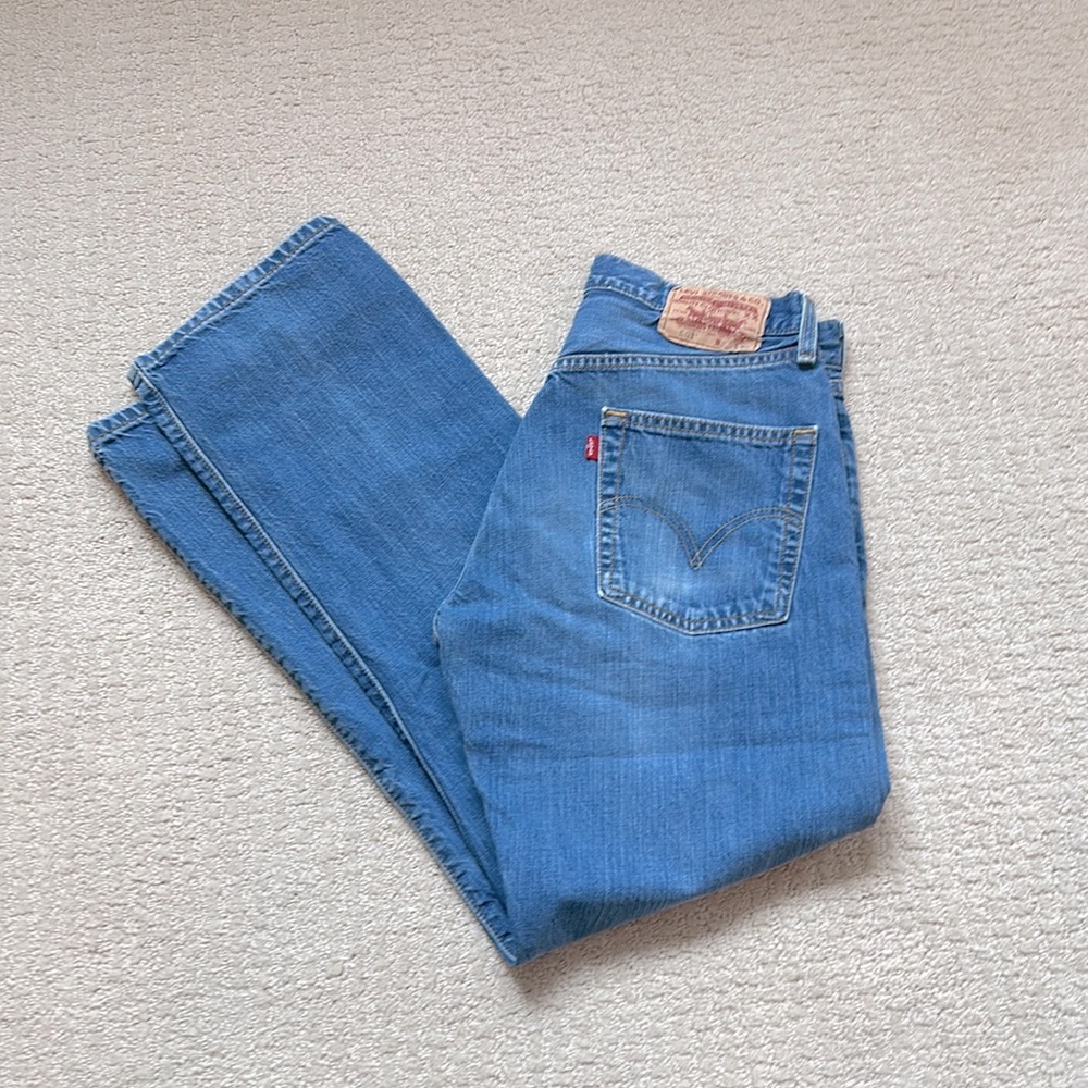Levi’s 501 32x32 only selling because they are too big for me